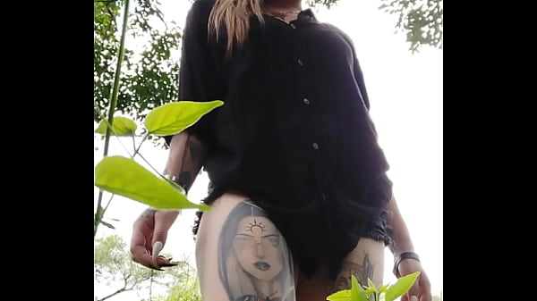 Nonton Gostosa Pelada No Mato thumbnail