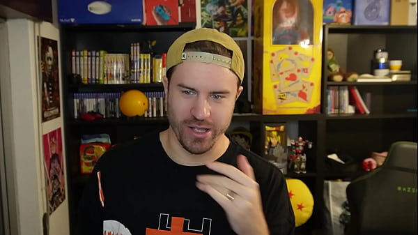 Play MP4 - I Made a Pact With a Demon Girl &vert; Demon Deals &num;1