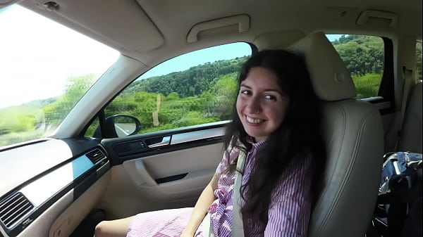 Play MP4 - How many times she PEED on a 10h road trip&quest;