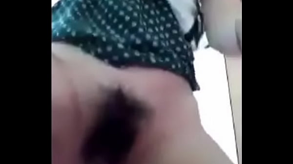 Deliciosaasiática tocandose y desnudandose