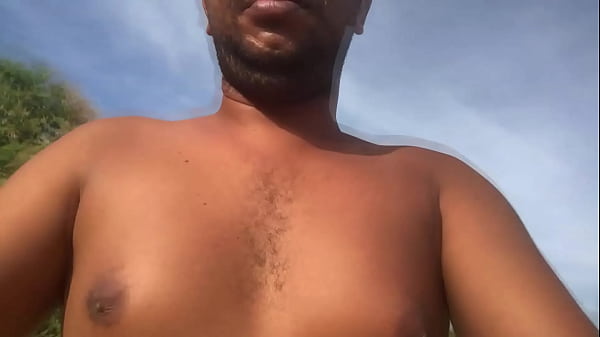 82 The big black has a nice body ins'_t guys?