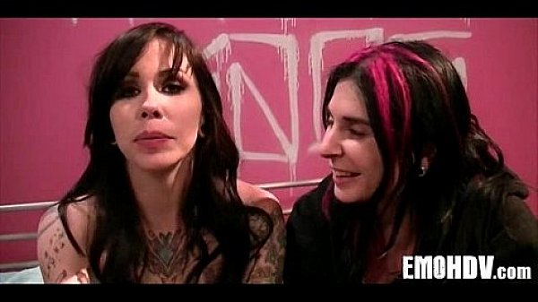 Nonton Babe With Tattoos Gets Dick 443 thumbnail