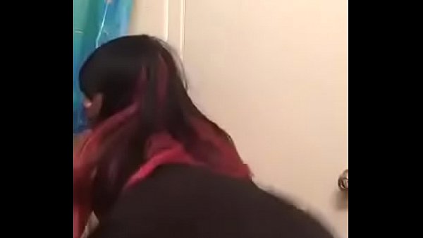 SEXFEENE TWERKING_IN HER BLACK JUMPER