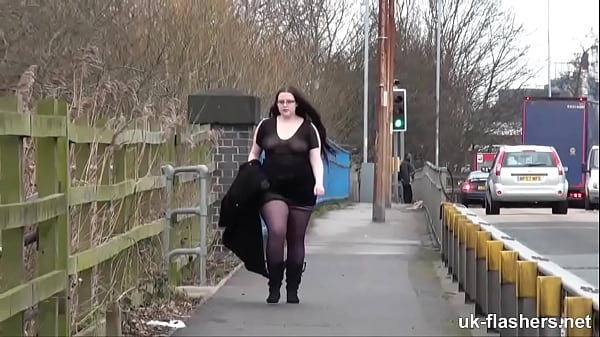 Play MP4 - Emma can&rsquo;t keep away