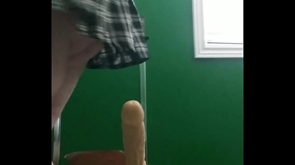 Play MP4 - Dildo stretches fat whore's tight pussy