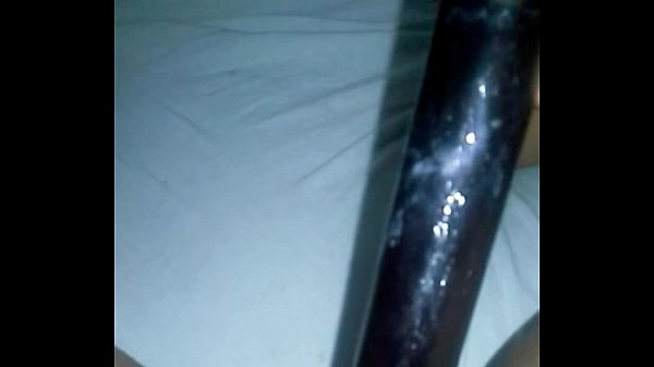 gozando com pau de brinq