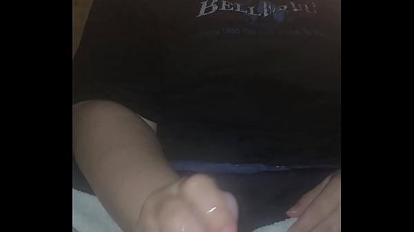 Shawnny_giving_me an awesome b_oil handjob