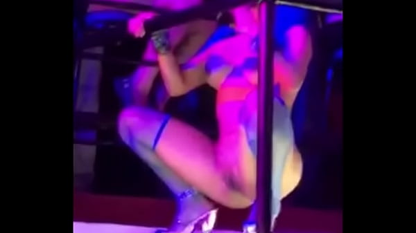 Play MP4 - Bailarina puta en disco