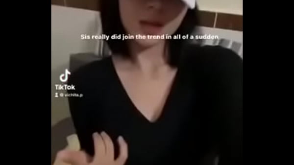 Nonton Wavy Big Cake thumbnail