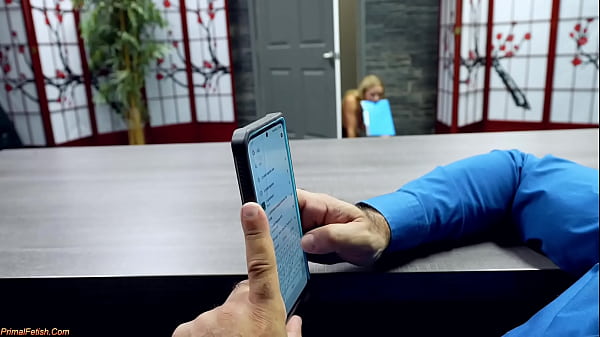 Nonton Office Slut Keeps Her Job With Rimming And Mouthful Of Cum thumbnail