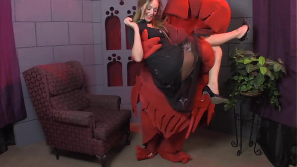 2 monsters eat la vore girl