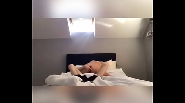 Young babe gets dicked 