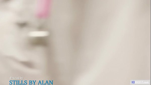 Play MP4 - Fake doctor and the girl without insurance - Charlotte Stokely and Whitney Wright