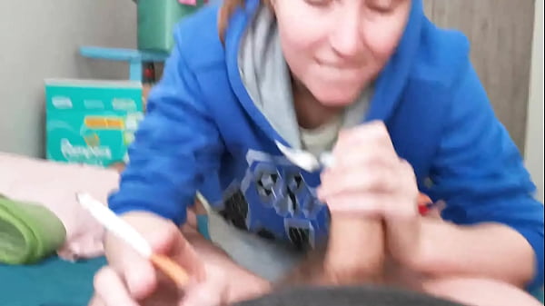 Play MP4 - Brunette in Hoodie Sucking Cock