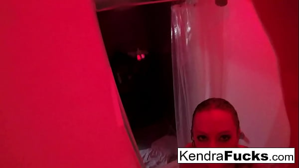 Hot Kendra Coletakes asexy shower
