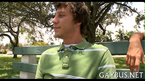 Oral-service with a horny gay stud 