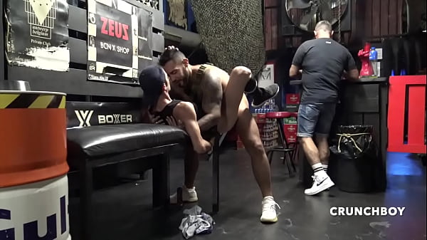 Camera Cachee Beua Mec Dos&eacute; Par Le Sexy Viktor Rom thumbnail