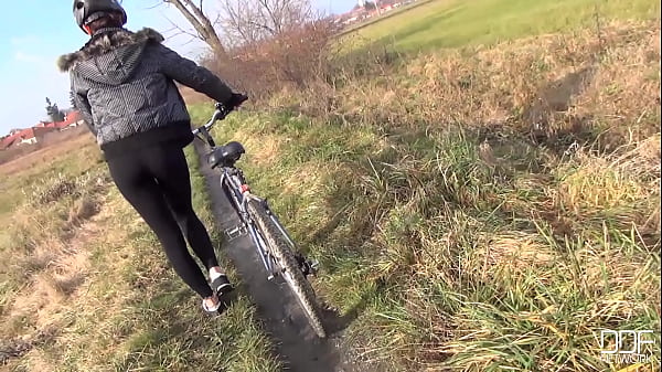 Play MP4 - Throaty Thank You