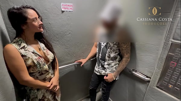 Play MP4 - Laydy meets a person in the elevator and wants to fuck him right there&comma; they go to the bedroom and he fucks her after a deep blowjob