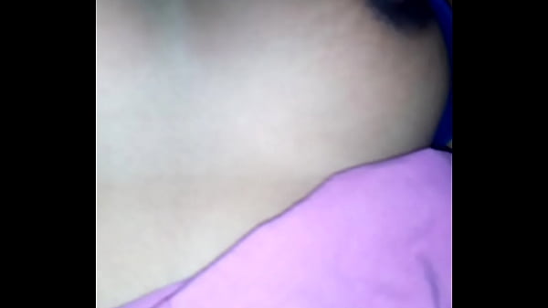 निकिता अपने पडोसीके सामने नंगी होके रंडी बनके चुड़नेको बेताब