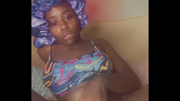 Play MP4 - Cutie Teases the Camera