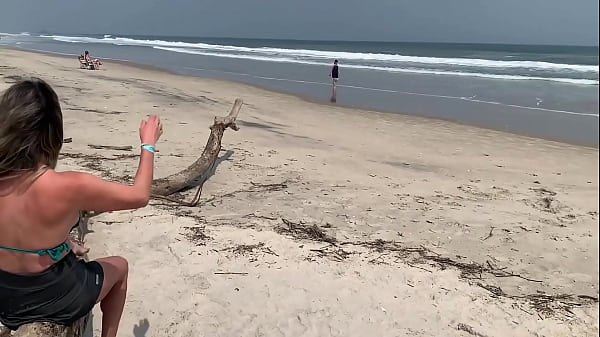 Nonton The Vacationers Were Indignant, But She Continued To Jerk Off Until I Came. thumbnail