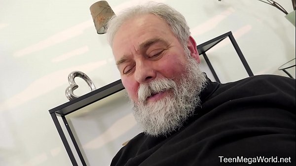 Old-n-Young.com - Caroline Mann - Sweetie smokes a cig and old_dick