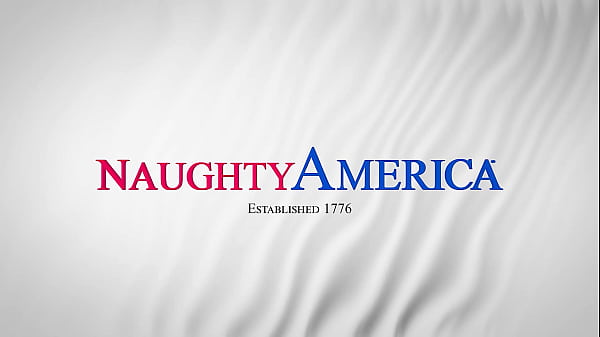 Nonton Two Hotties Get It On thumbnail