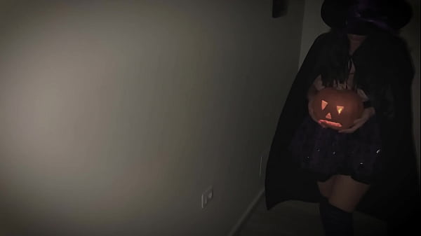 Nonton I Fucked A Witch For Halloween! thumbnail