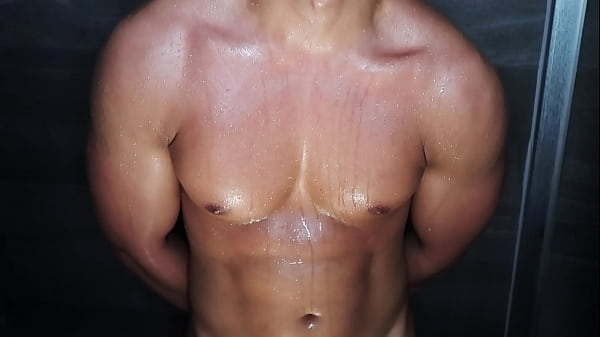 Play MP4 - Boyfriend worshipped & flexing at your call