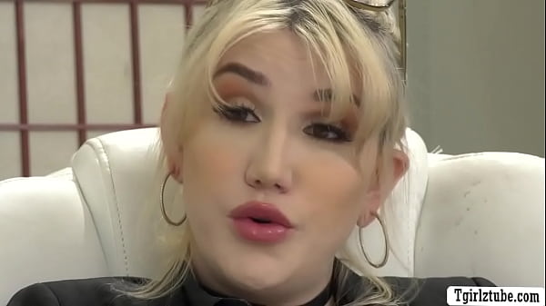 Play MP4 - Shemale psychiatrist analed by old patient