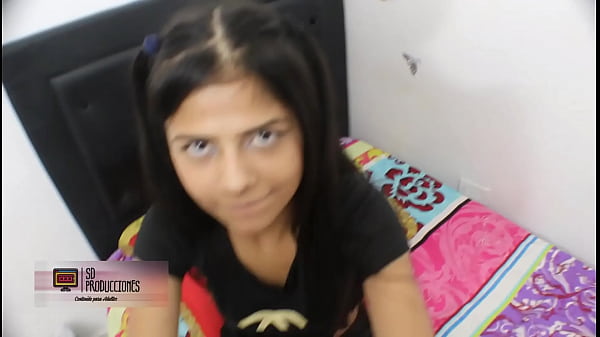 Ven hermanastro, chupo tu polla hasta dejarte sin leche - Porno en Espa&ntilde;ol 