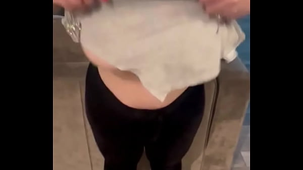 Play MP4 - Titty drop