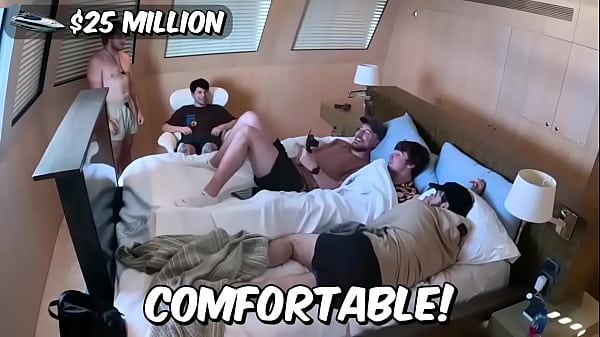 Play MP4 - Yate de 1&dollar; contra Yate De &dollar;1&comma;000&comma;000&comma;000