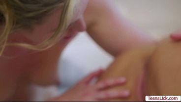 Lesbian trainer gets horny after seeing the big ass of her go inside the house 