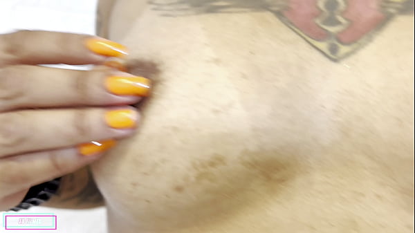 Coloquei um pircing novo na bucetinha mete com cuidado emmm 