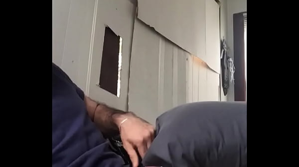 Play MP4 - Humping A Pillow