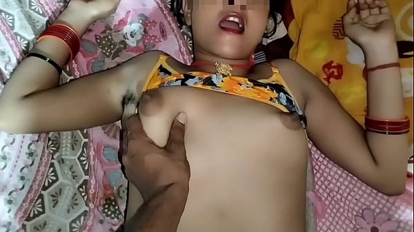 Play MP4 - माइके से आई भाभी की चीखें निकाल दी रात भर पेला