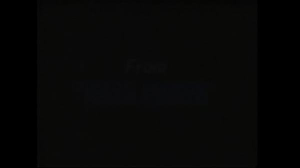 Nonton Brunette Babe Puts The Cock Between Her Boobs And Slip It Into Her Mouth thumbnail