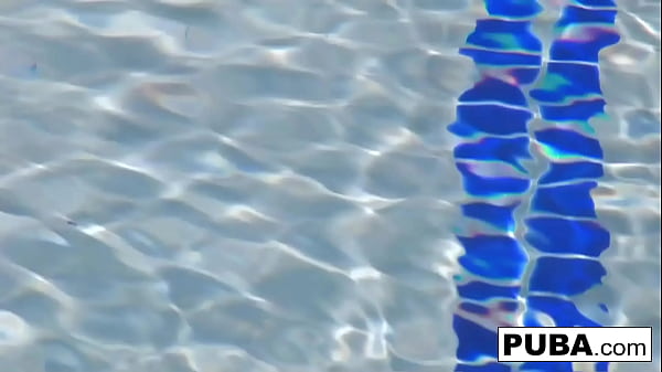 Play MP4 - Kristina Rose plays with her coochie in the pool