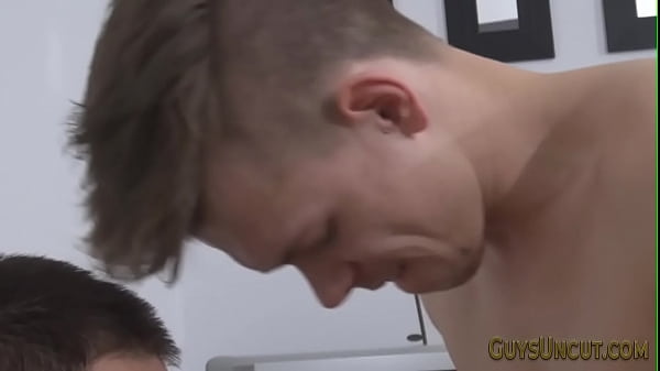 Uncut twink getting cum after mounting