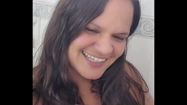 Quer uma chamadinha de video gostosa comigo procura meu contato nas redes sociais paty bumbum