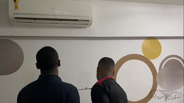 Play MP4 - Paguei o conserto do ar-condicionado com muito sexo GANG BANG