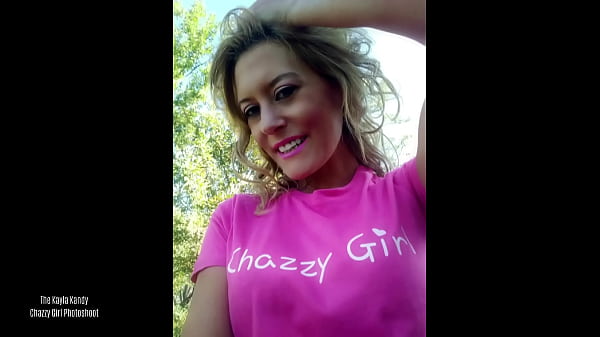 Nonton Kayla Kandy Looks Spectacular Outdoors Posing For The Cameras! thumbnail