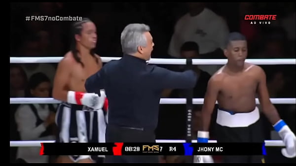 Delineado cacetando fumante 