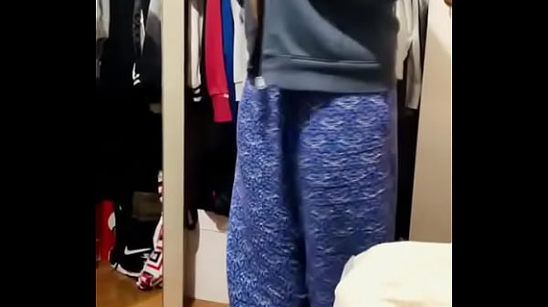 Play MP4 - Shy first time undressing