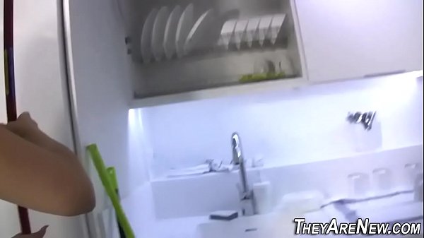 Play MP4 - Teen in spex pussy jizzed