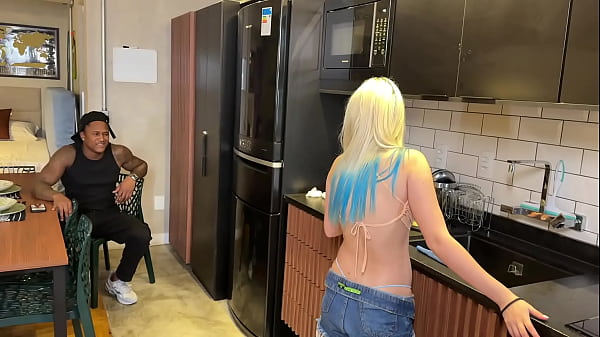 Jonh rick pegou a filh do amigo 