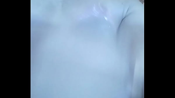 Negro top exibindo o dote