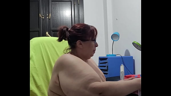 Coolmarina. Madura rellenita termina la jornada muy caliente 